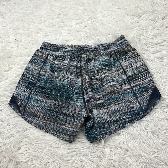 Lululemon Hotty Hot Short *Long 4" Digital Oasis Grey Multi / True Navy - Picture 6 of 7